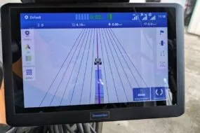 terminal de guidage dans une cabine de tracteur