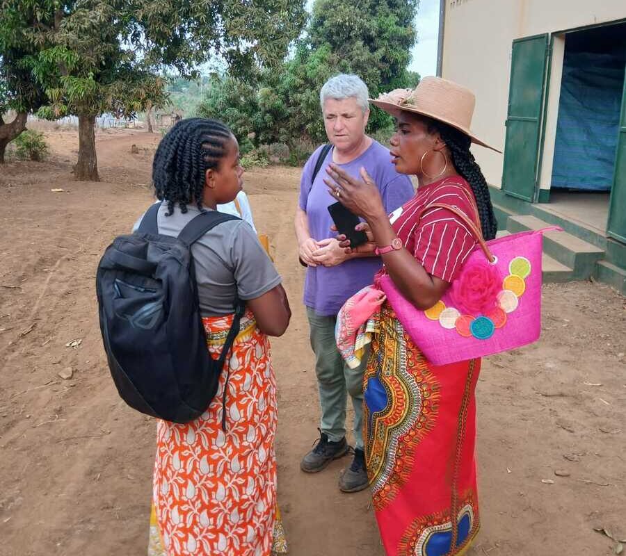 Un groupe de femme à Madagascar - Illustration Au quotidien, les femmes travaillent énormément