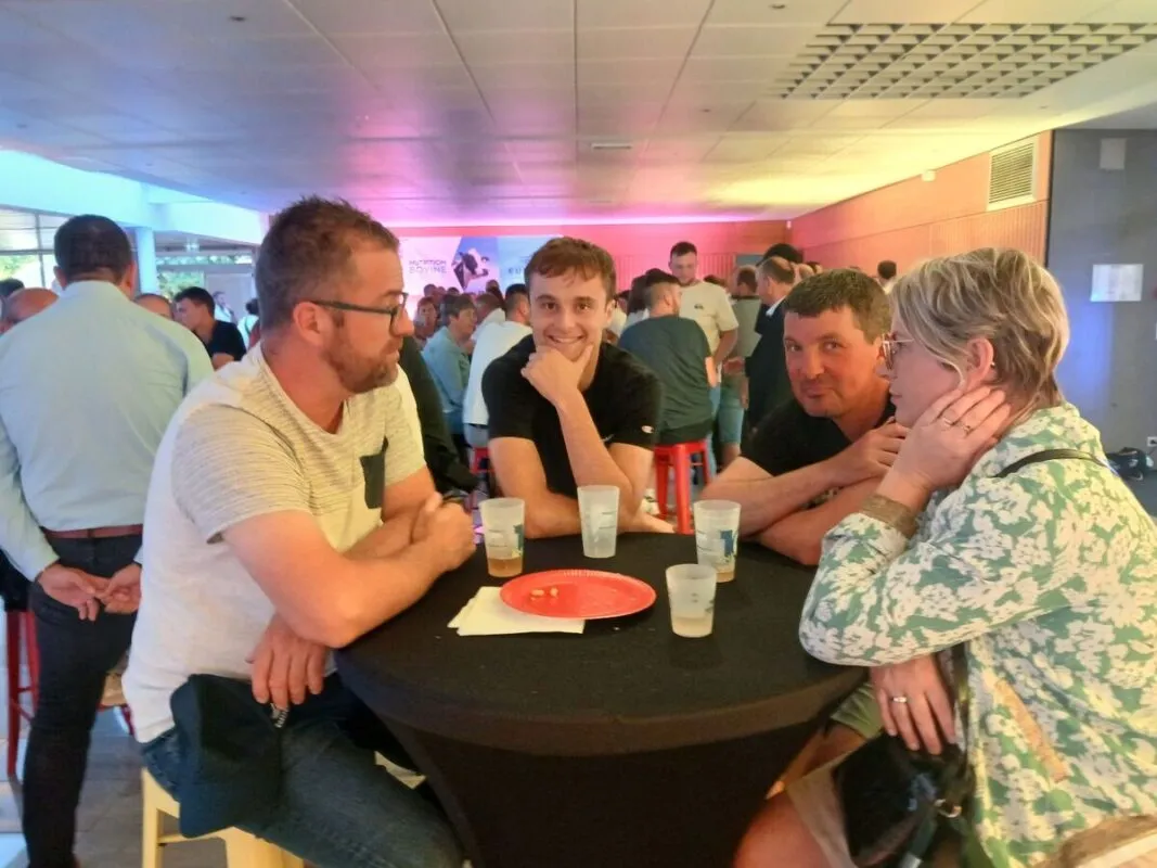 Un moment de partage et de convivialité entre éleveurs et techniciens.