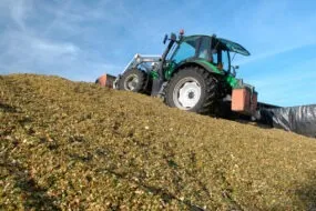 Tassement maïs après ensilage. Confection du silo