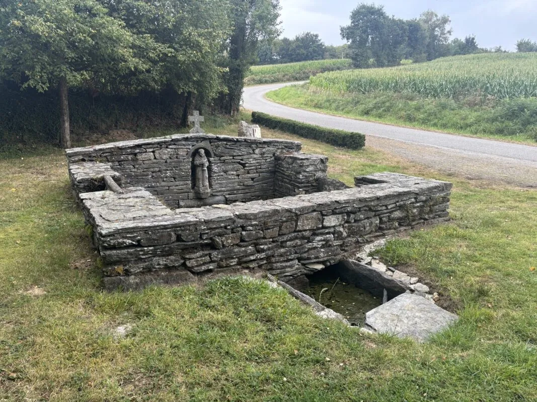 La procession partira de la fontaine pour rejoindre la chapelle.