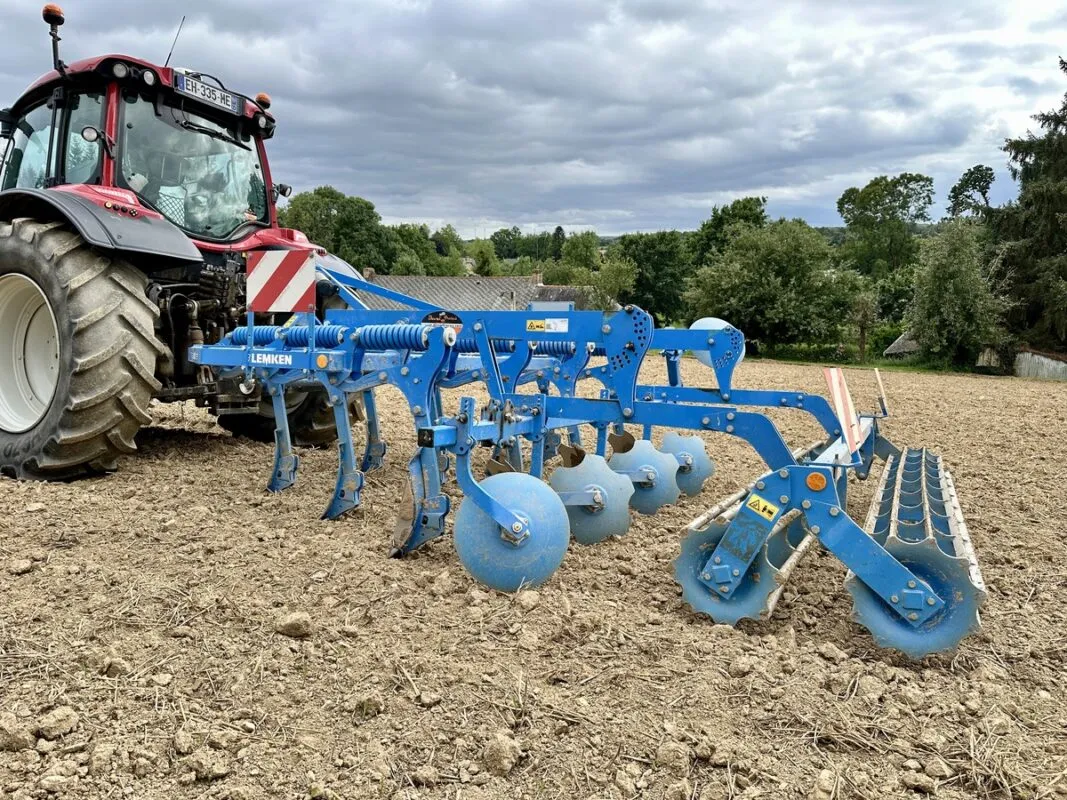 Cette parcelle d'orge a été déchaumée juste après la récolte de la paille.