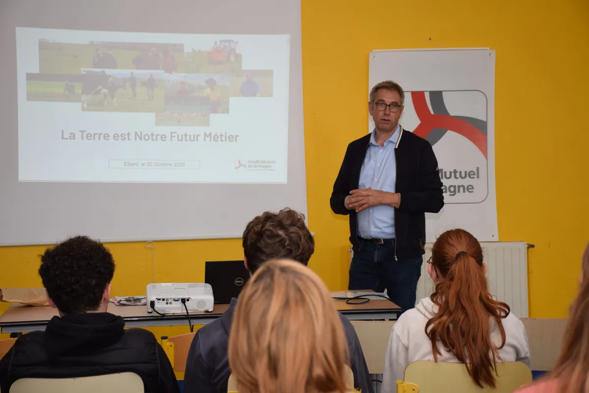 Daniel Caugant, responsable du marché agricole pour le Finistère
au Crédit Mutuel de Bretagne, a souligné toute l’importance du porteur
de projet aux yeux du partenaire qui finance une installation.