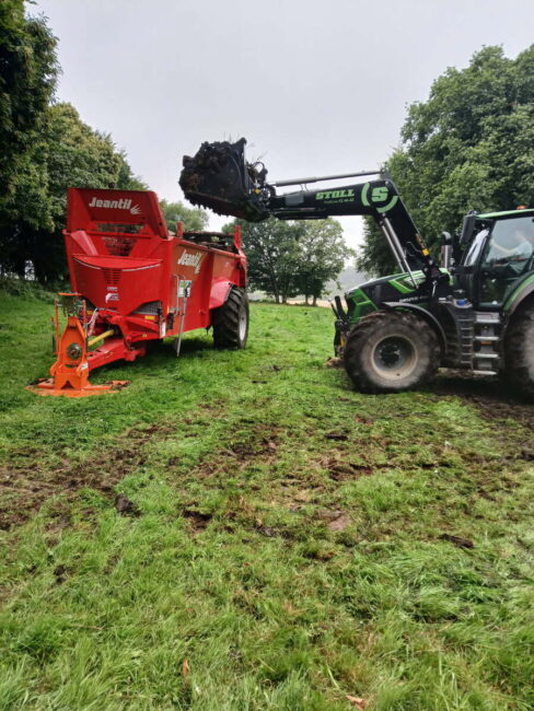 chantier d'épandage de fumier