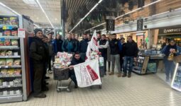 Des Jeunes Agriculteurs dans une grande surface