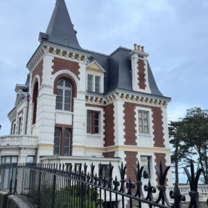 Une grande demeure typique de la ville de Dinard