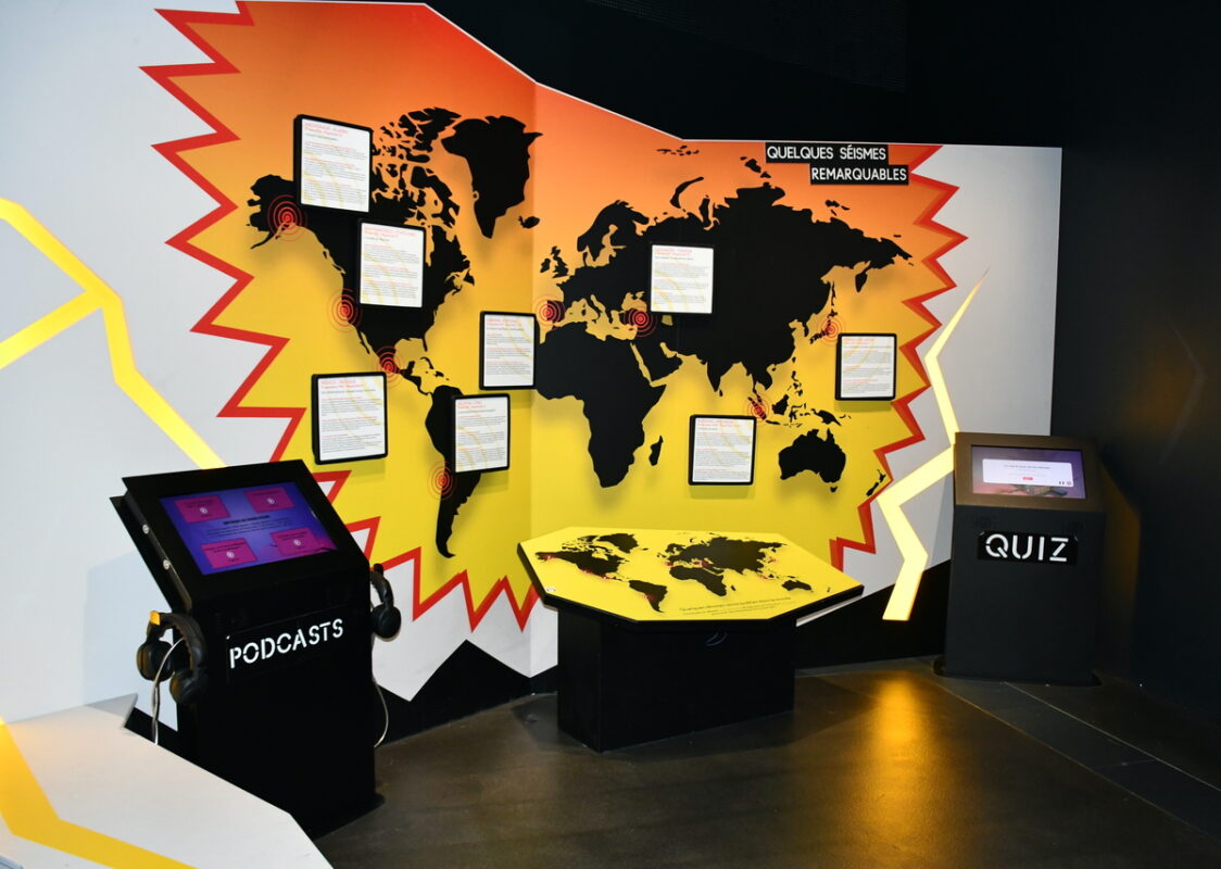 Sur ce planisphère, sont situés des séismes remarquables.