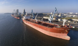 Vue aérienne du port de commerce de Lorient