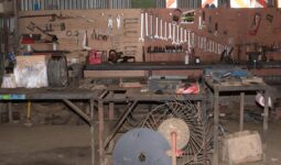 Des outils dans un atelier