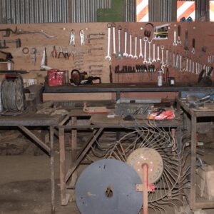 Des outils dans un atelier