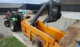 Un chantier de désilage dans une exoploitation agricole