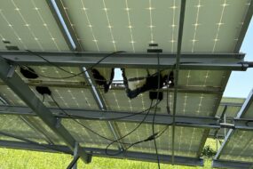 Vue de dessous d'un panneau photovoltaïque