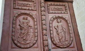 porte gravée