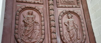 porte gravée