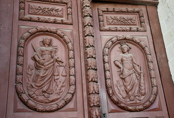 porte gravée