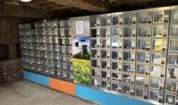 Des casiers de vente directe 24 h / 24 sur une ferme