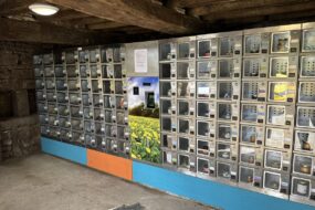 Des casiers de vente directe 24 h / 24 sur une ferme