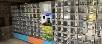 Des casiers de vente directe 24 h / 24 sur une ferme