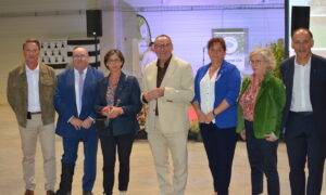 Des personnes dans une usine
